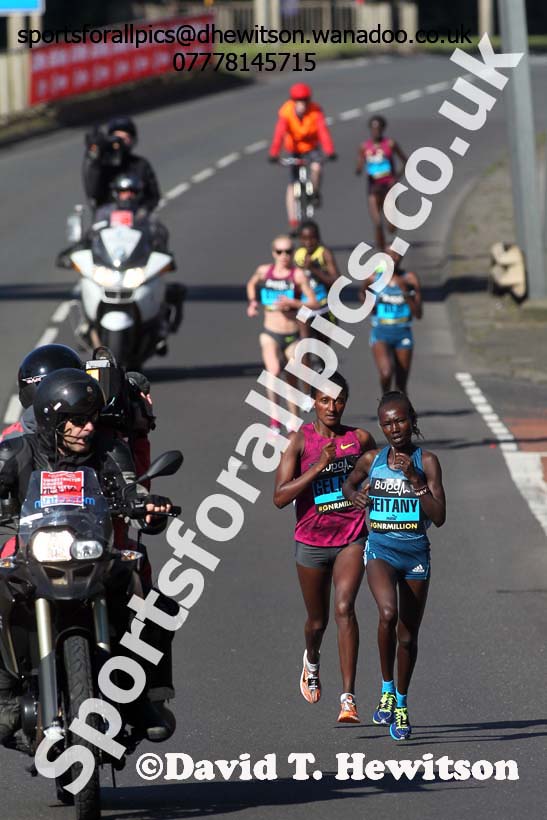 Mary Keitany and Tiki Gelana start to pull away in womens 2014 BUPA Great North Run. Photo: David T. Hewitson/Sports for All Pics